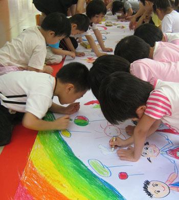 广州军区政治部幼儿园标志