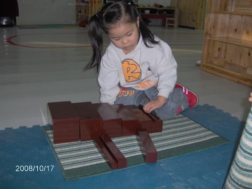 涿州市外语幼儿园标志