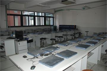 北京医科大学附属小学电化教室