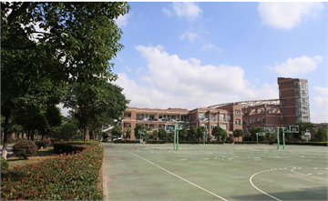上海市实验学校设施环境5