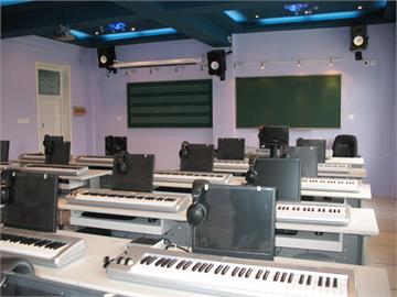 首都师范大学第二附属中学电子音乐制作教室