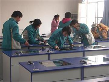 北京市温泉第二中学计算机房