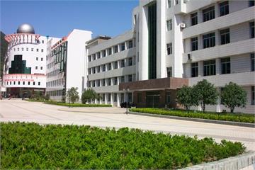 长阳第一高级中学综合楼、教学楼