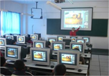 武汉外国语学校江南分校计算机教室