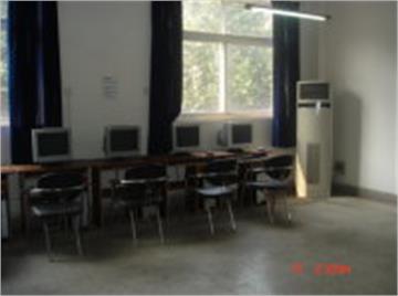 武汉市第四初级中学电子备课室