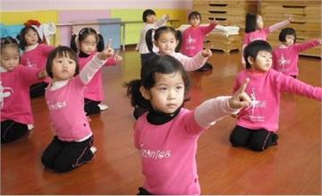 向日葵第三幼双语智能幼儿园舞 蹈 教 室