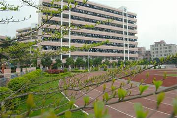 广州市土地房产管理职业学校广州市土地房产管理职业学校照片4