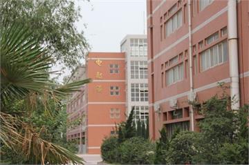 孟津县第一高级中学(孟津一高)孟津县第一高级中学(孟津一高)照片2