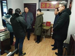 徐州三十一中校领导春节前开展走访慰问活动