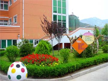 济南市外国语学校(高中部)标志